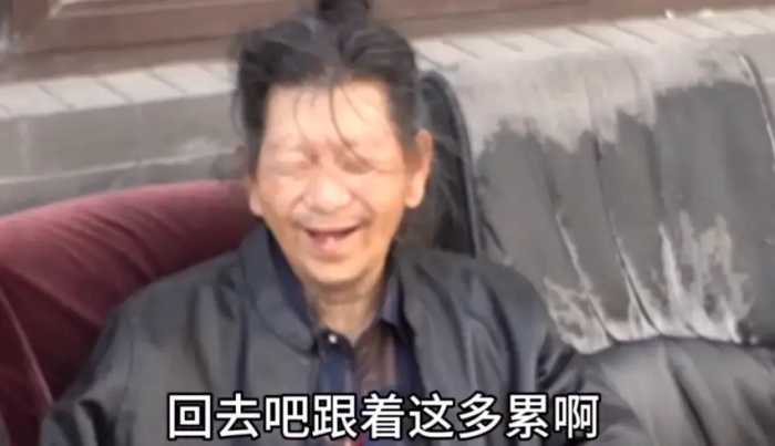 北京70岁演员晚年凄惨，中风老伴又残疾，无儿女养老靠谁