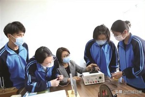 倾心育桃李 师德润心田——记白城市第一中学副校长何静波